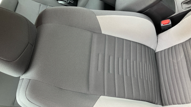 Toyota Auris 1.8 Hybrid Icon Tech TSS 5dr CVT Hybrid Estate